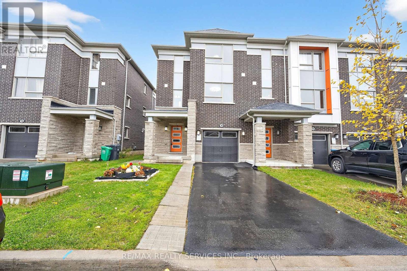 38 Divers Road, Brampton, Ontario  L7A 5C9 - Photo 3 - W12560126