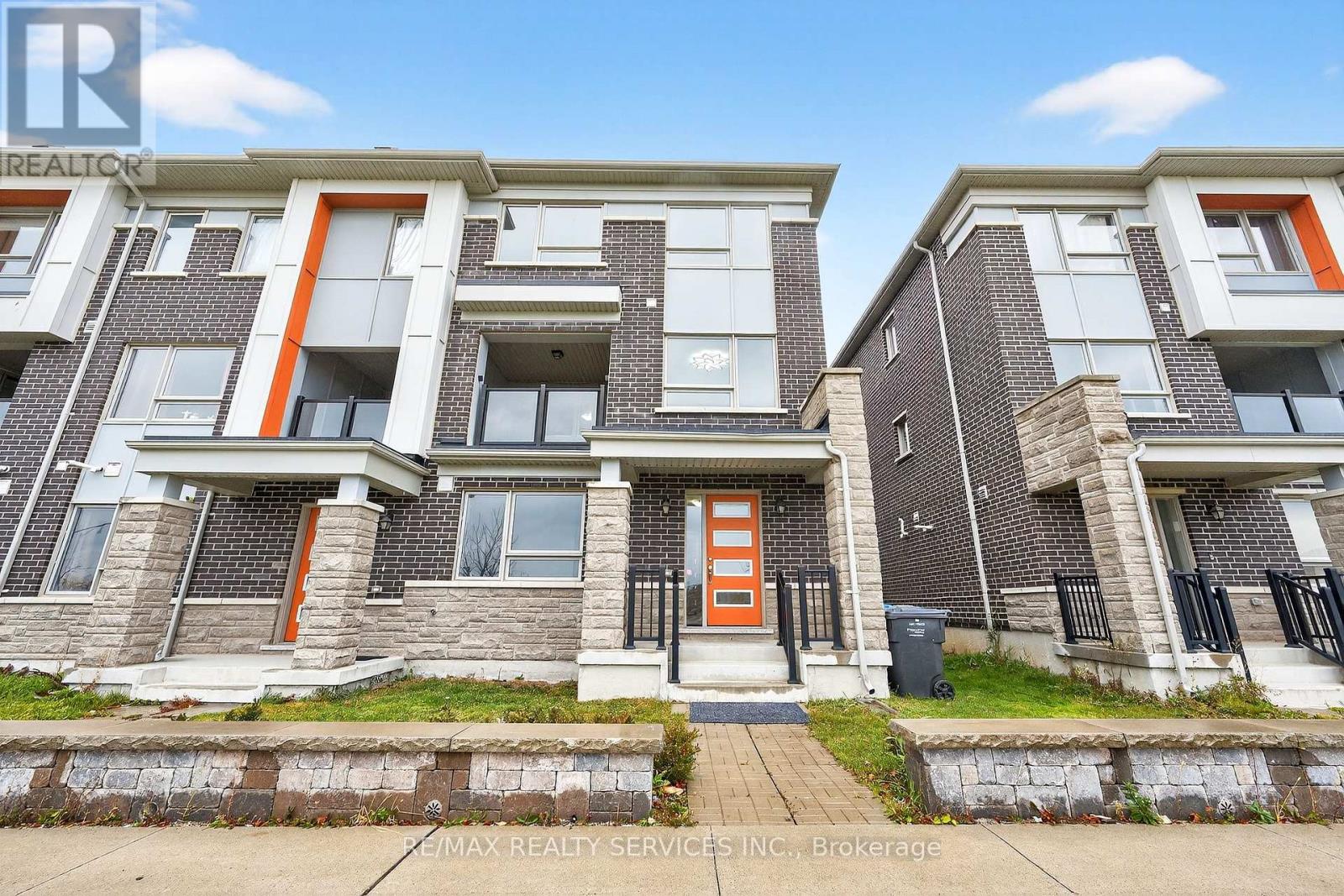 38 Divers Road, Brampton, Ontario  L7A 5C9 - Photo 5 - W12560126