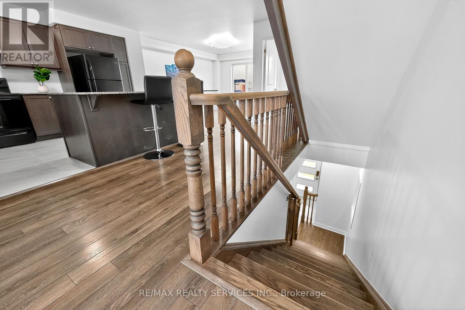 38 Divers Road, Brampton, Ontario  L7A 5C9 - Photo 8 - W12560126