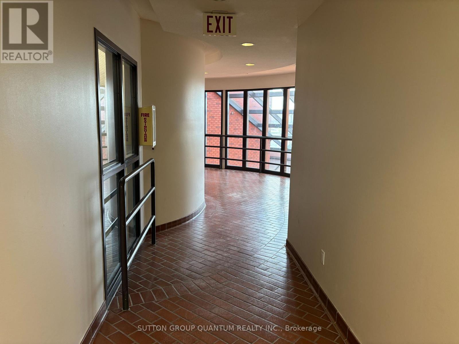 208 - 1060 Speers Road, Oakville, Ontario  L6L 2X4 - Photo 6 - W12551302