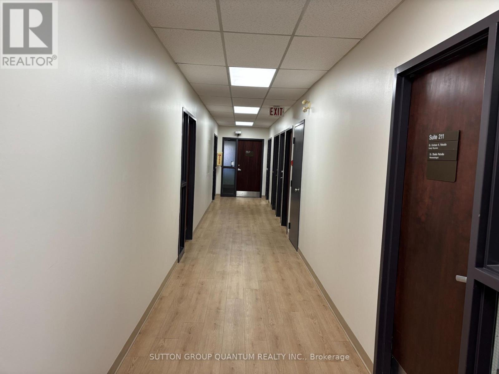 208 - 1060 Speers Road, Oakville, Ontario  L6L 2X4 - Photo 7 - W12551302