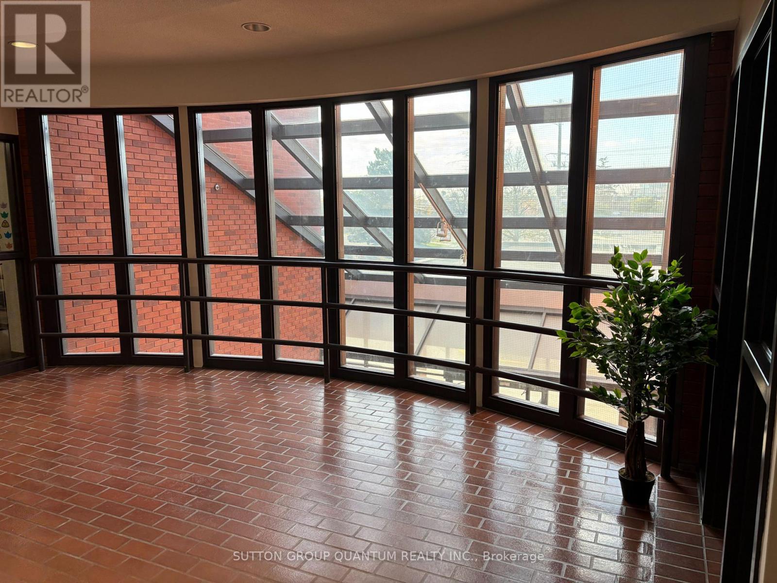 208 - 1060 Speers Road, Oakville, Ontario  L6L 2X4 - Photo 9 - W12551302