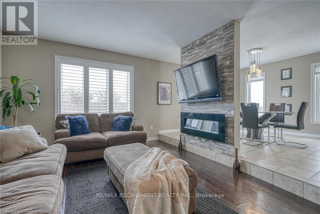 32 Langrell Avenue, Tillsonburg, Ontario  N4G 5X8 - Photo 12 - X12542834