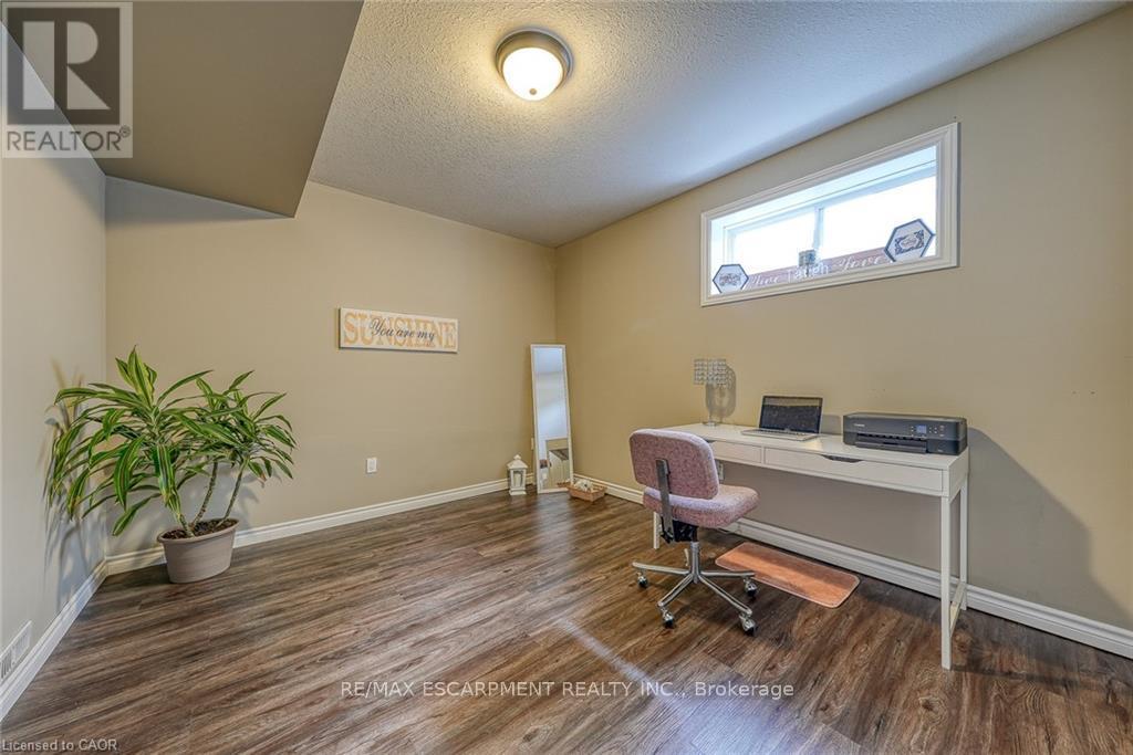 32 Langrell Avenue, Tillsonburg, Ontario  N4G 5X8 - Photo 38 - X12542834