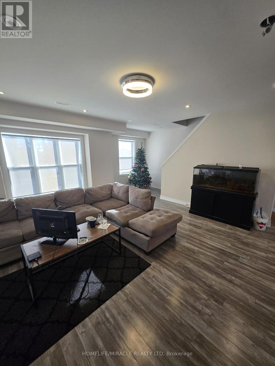 27 - 1 Leggott Avenue, Barrie, Ontario  L4M 0K7 - Photo 13 - S12499108