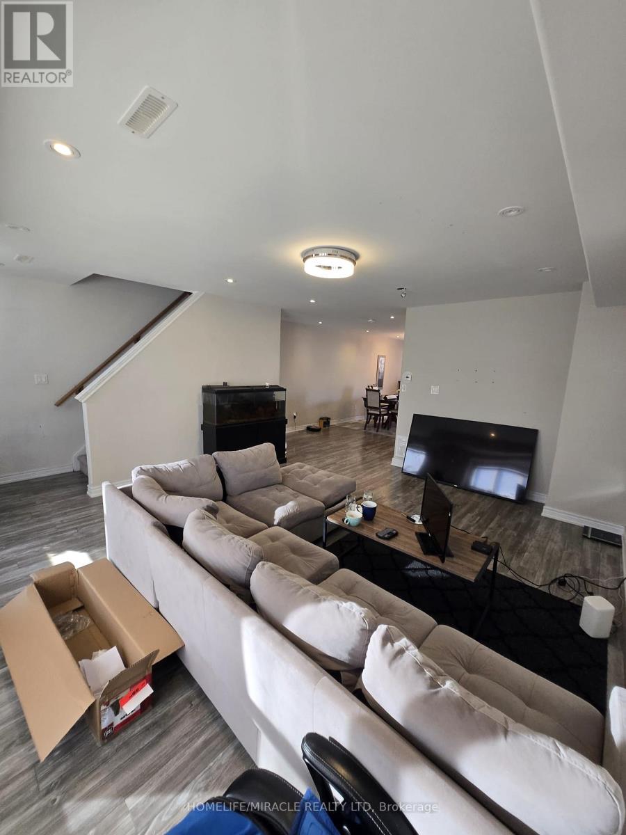 27 - 1 Leggott Avenue, Barrie, Ontario  L4M 0K7 - Photo 12 - S12499108