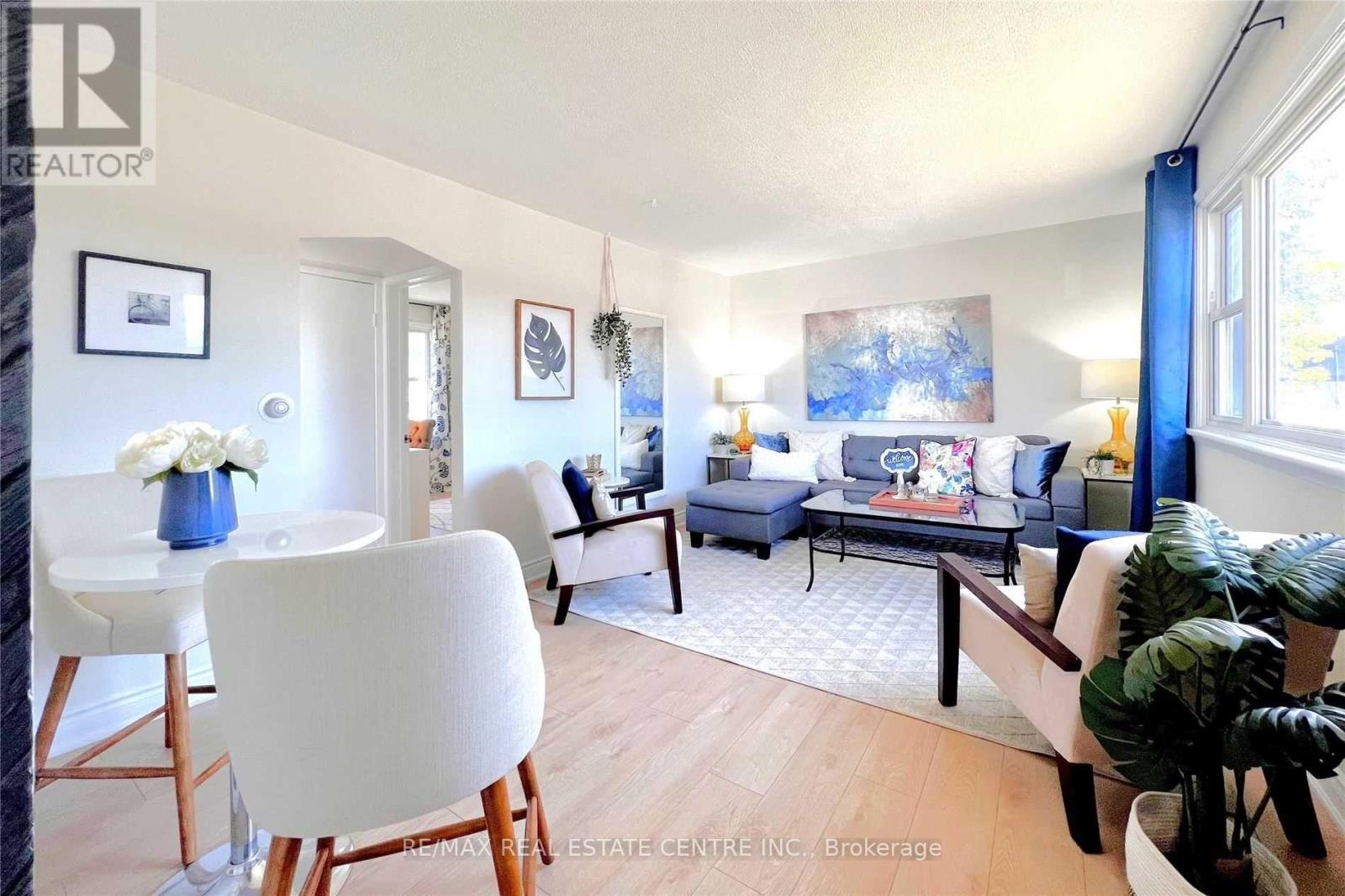 25 Hayes Avenue, Hamilton, Ontario  L8H 1M3 - Photo 4 - X12559984