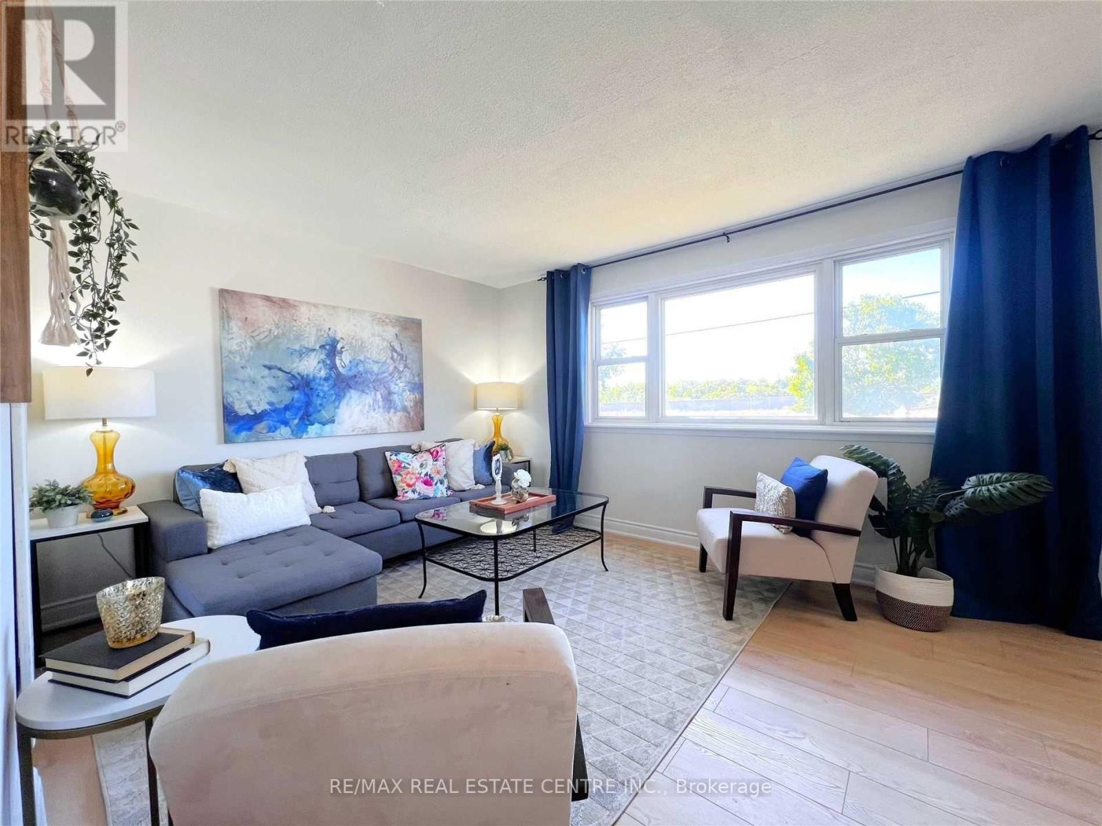 25 Hayes Avenue, Hamilton, Ontario  L8H 1M3 - Photo 5 - X12559984