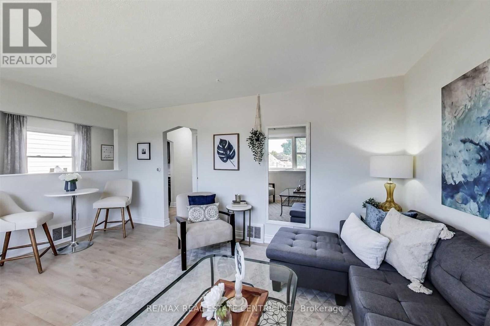 25 Hayes Avenue, Hamilton, Ontario  L8H 1M3 - Photo 6 - X12559984