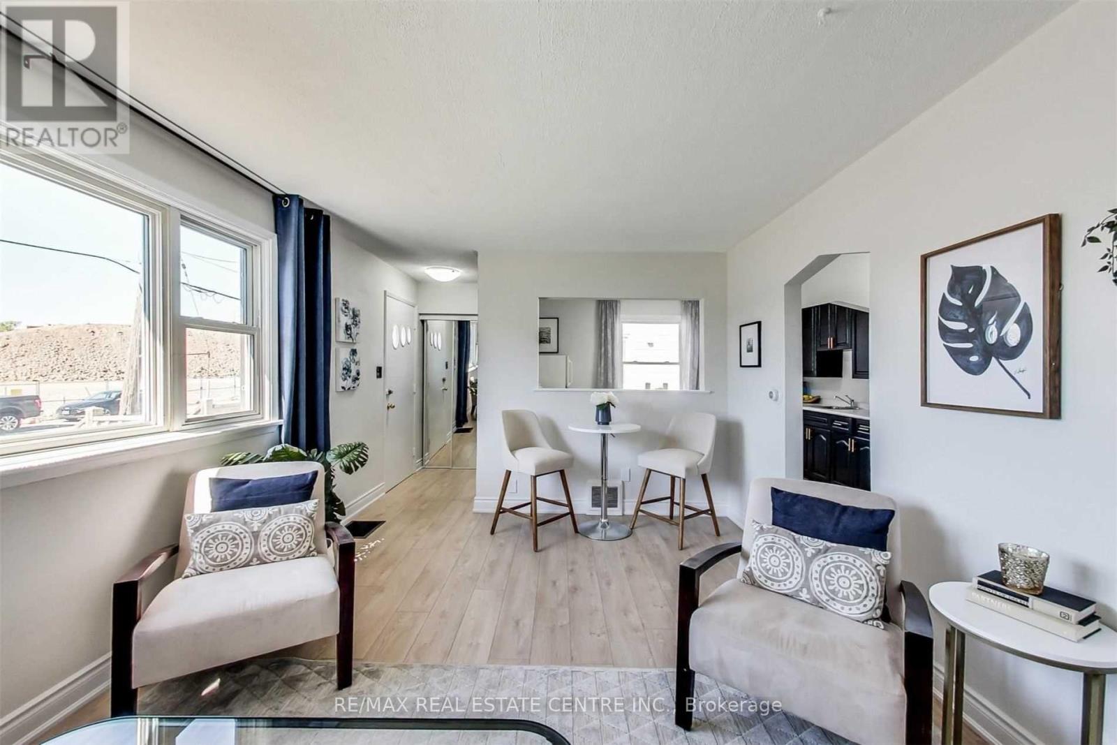 25 Hayes Avenue, Hamilton, Ontario  L8H 1M3 - Photo 7 - X12559984