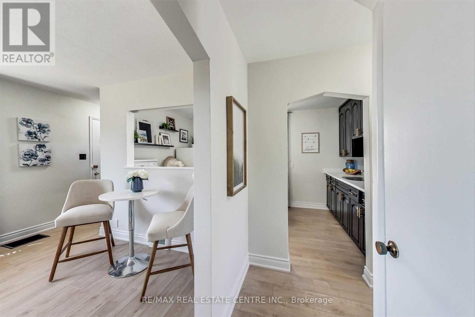 25 Hayes Avenue, Hamilton, Ontario  L8H 1M3 - Photo 8 - X12559984