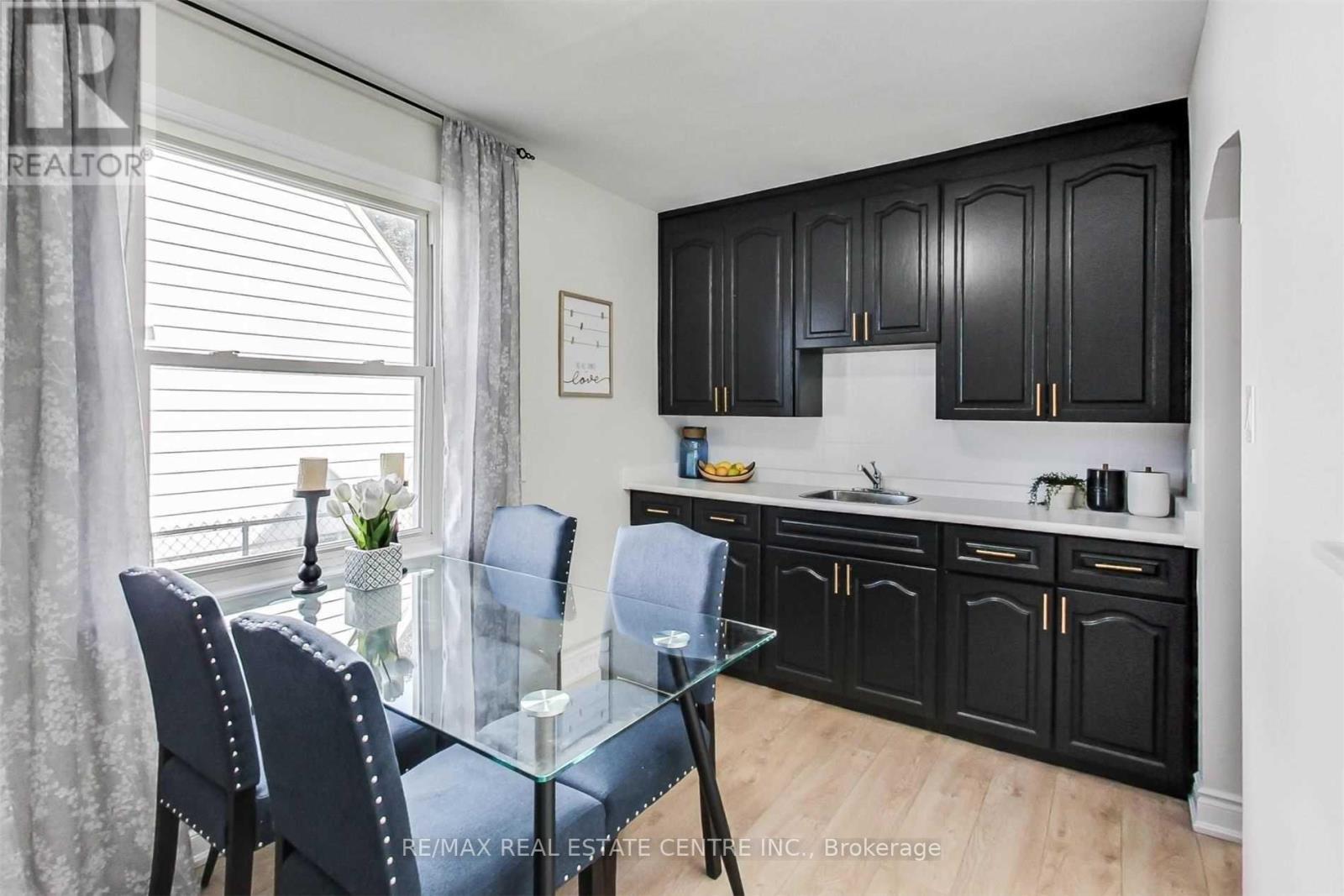 25 Hayes Avenue, Hamilton, Ontario  L8H 1M3 - Photo 9 - X12559984