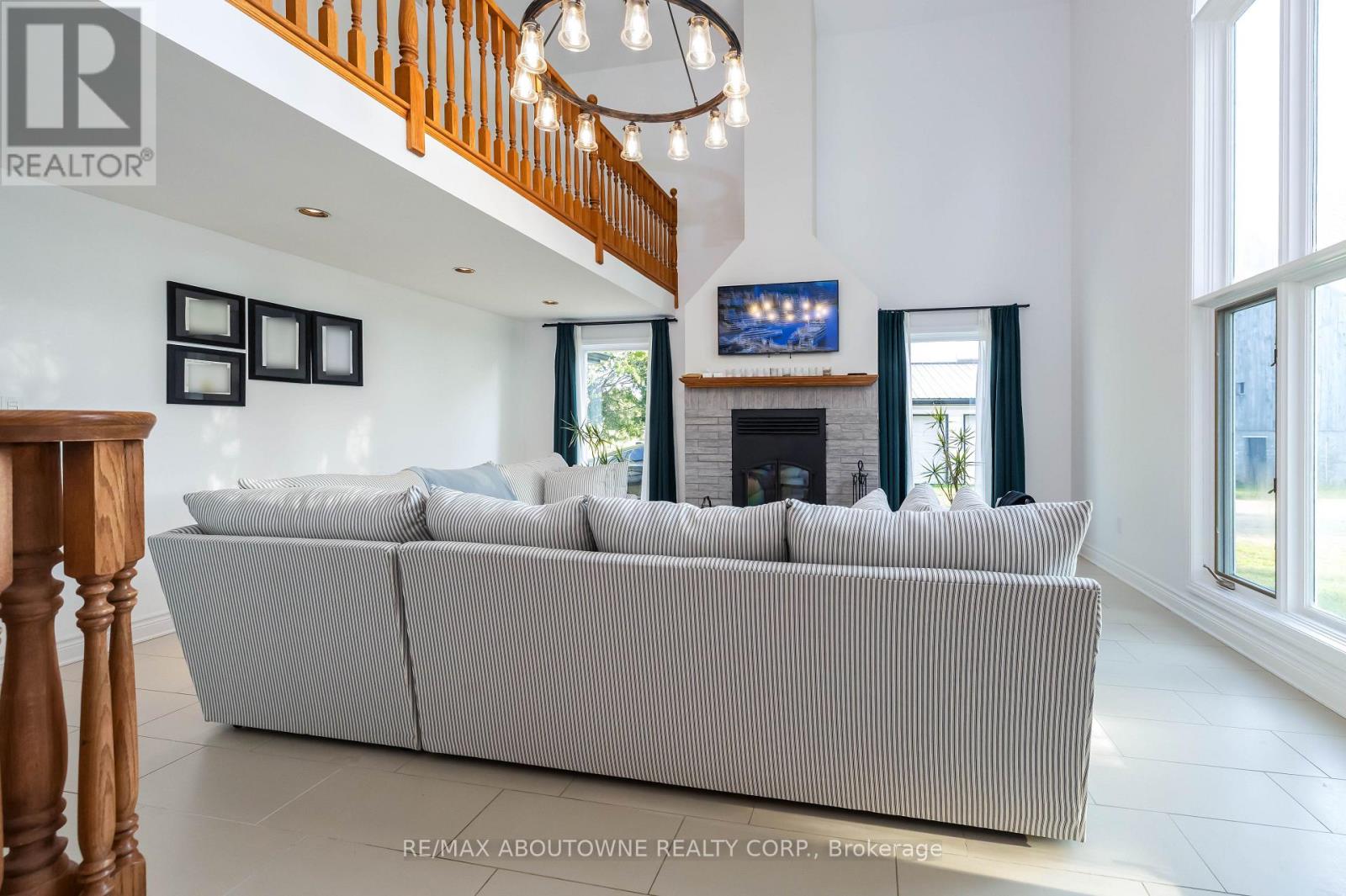 3276 Governors Road, Hamilton, Ontario  L0R 1T0 - Photo 16 - X12560012