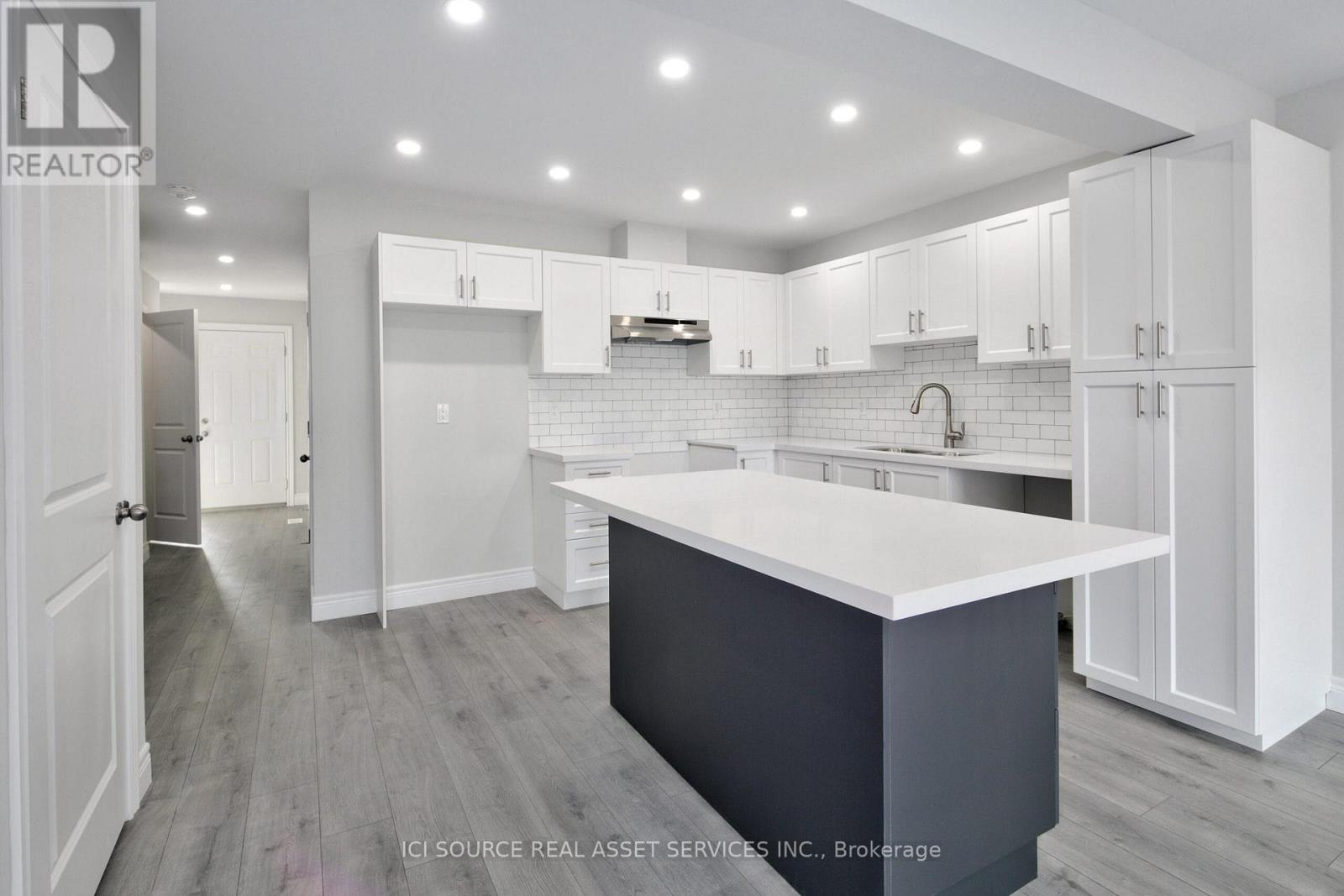 680 Wild Rose Drive, Gravenhurst, Ontario  P1P 0B4 - Photo 3 - X12560016