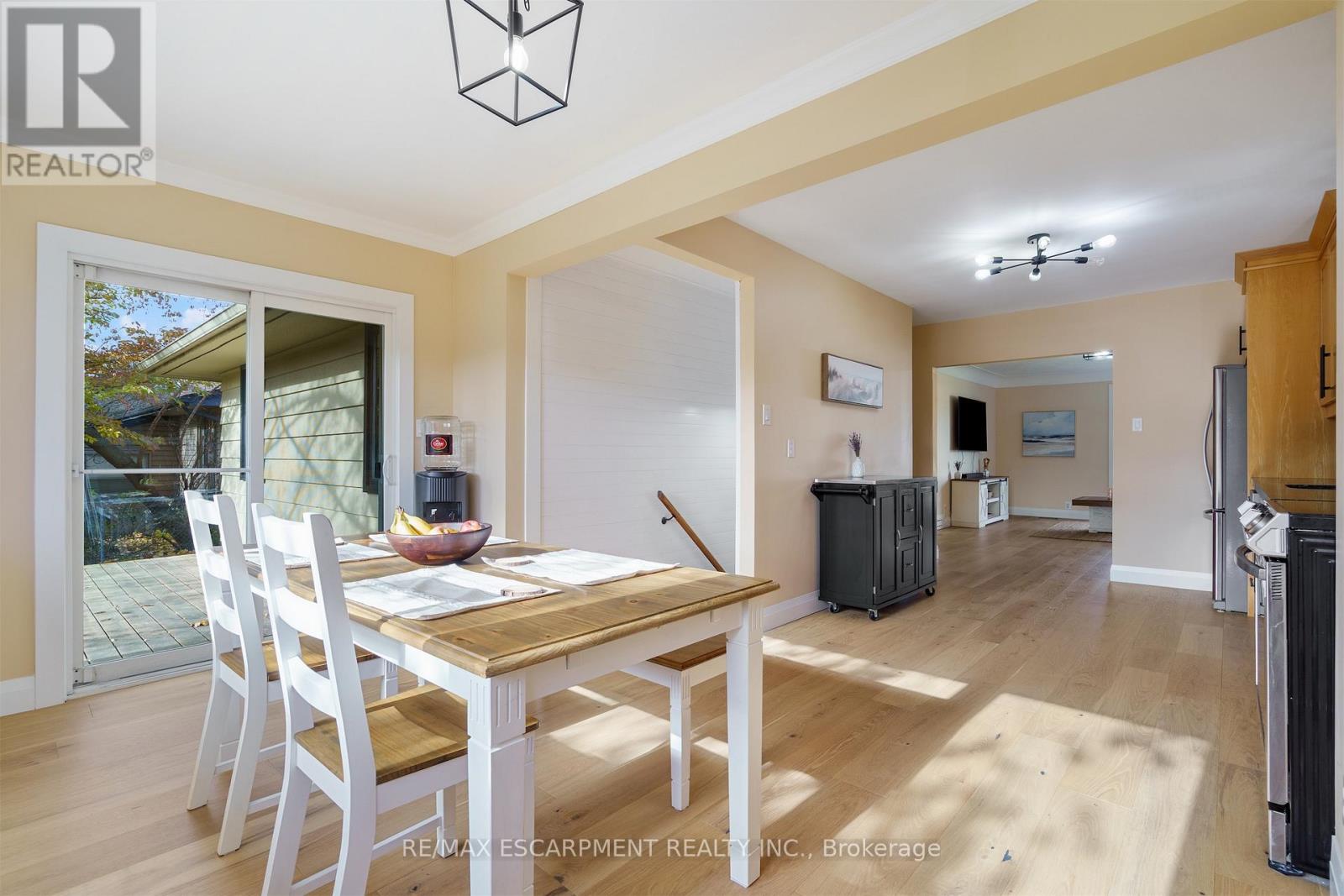 11 Mcmaster Avenue, Hamilton, Ontario  L9H 4M6 - Photo 19 - X12560078