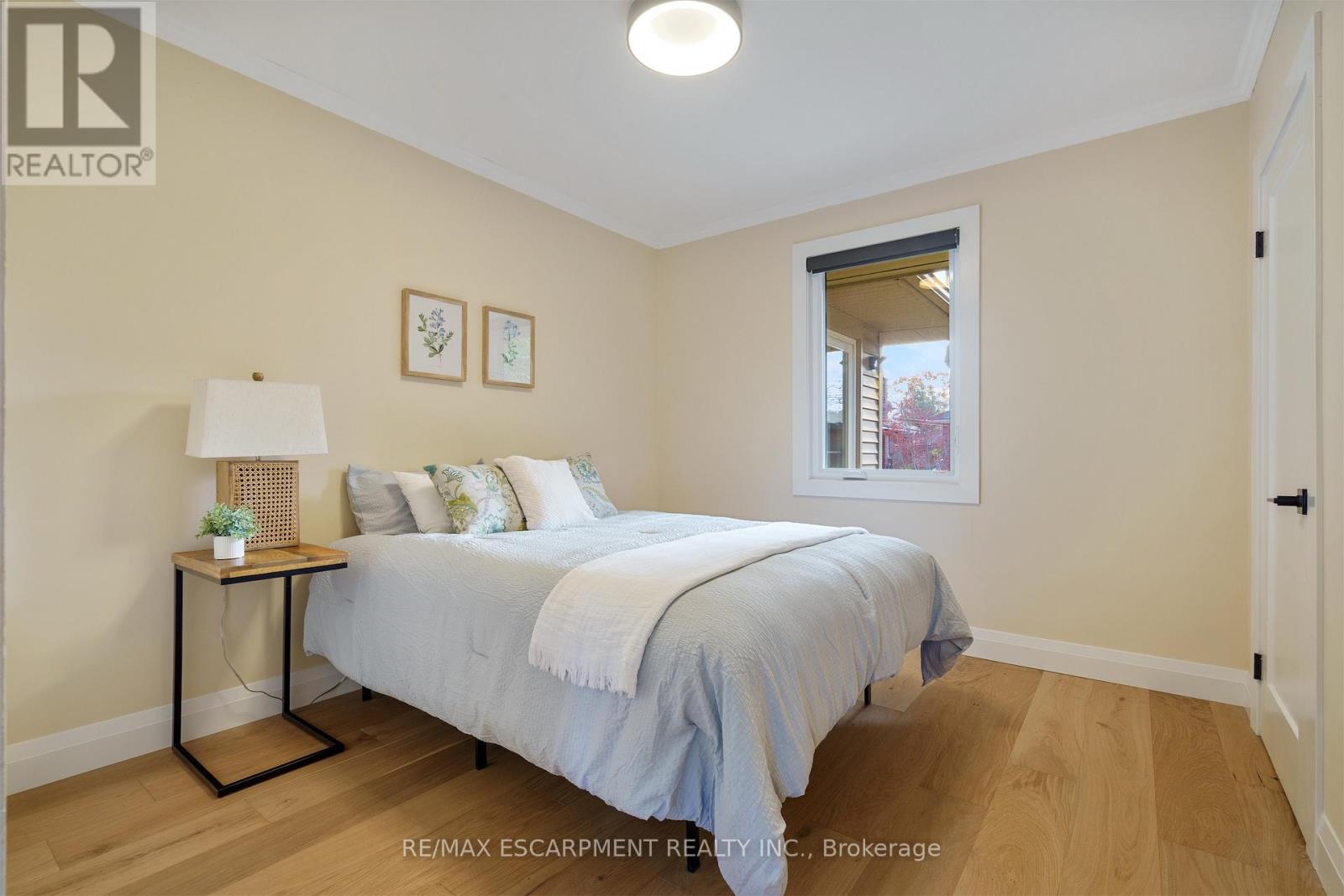 11 Mcmaster Avenue, Hamilton, Ontario  L9H 4M6 - Photo 23 - X12560078