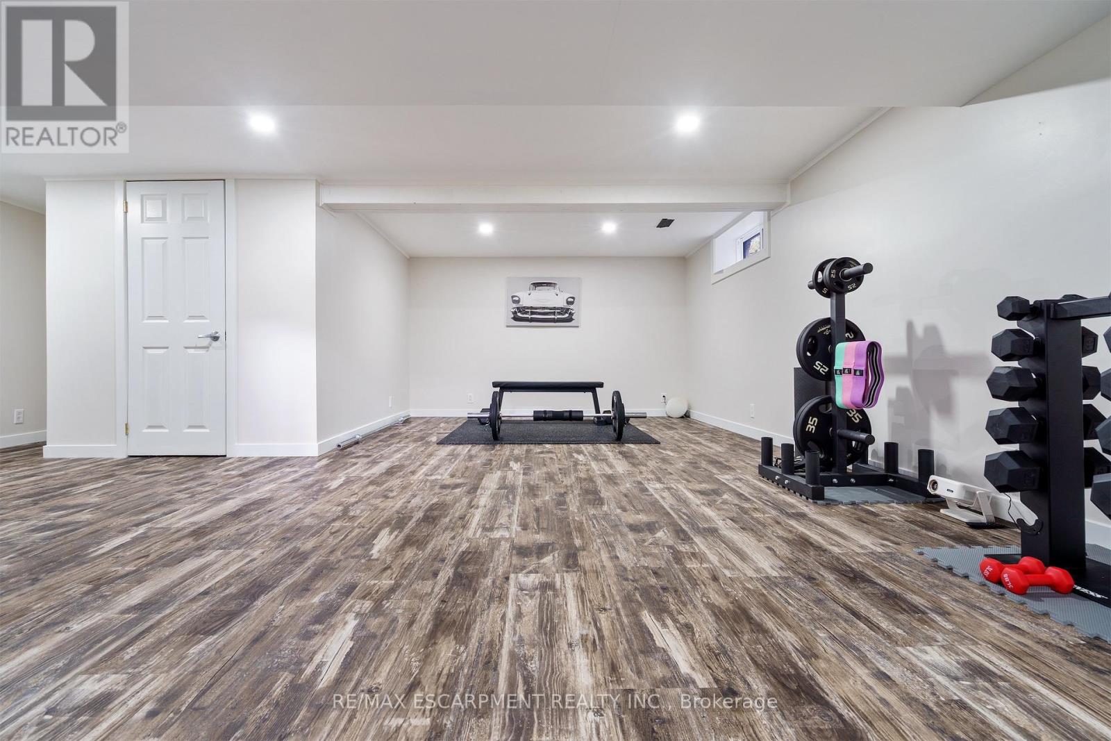 11 Mcmaster Avenue, Hamilton, Ontario  L9H 4M6 - Photo 33 - X12560078