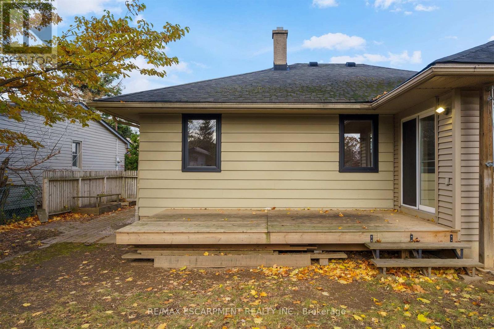 11 Mcmaster Avenue, Hamilton, Ontario  L9H 4M6 - Photo 42 - X12560078