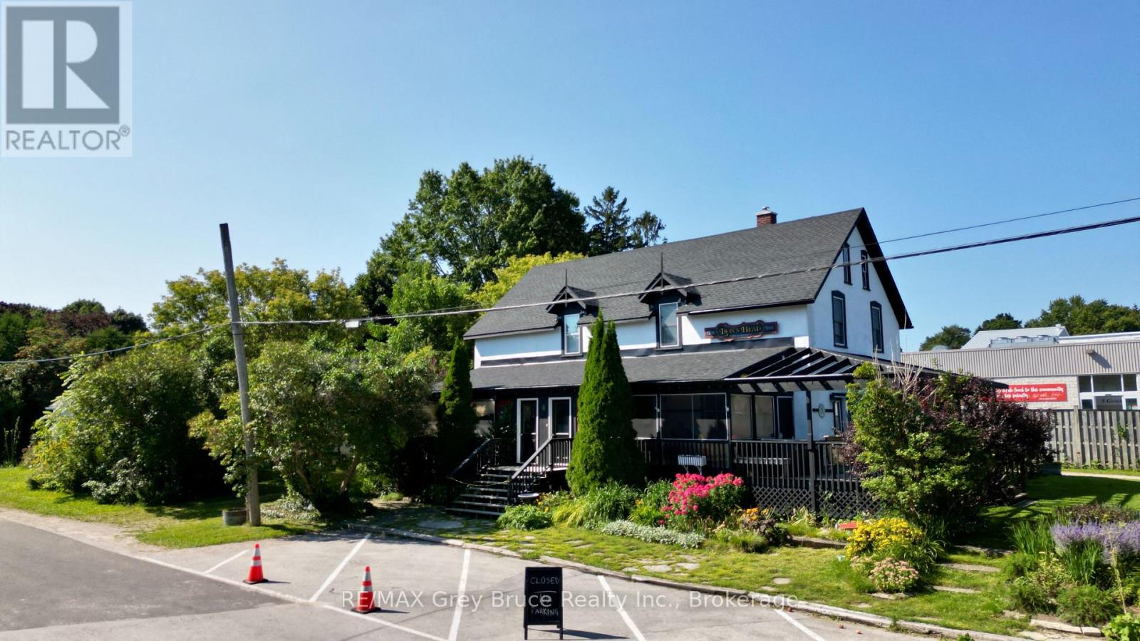 8 Helen Street, Northern Bruce Peninsula, Ontario  N0H 1W0 - Photo 2 - X12378159