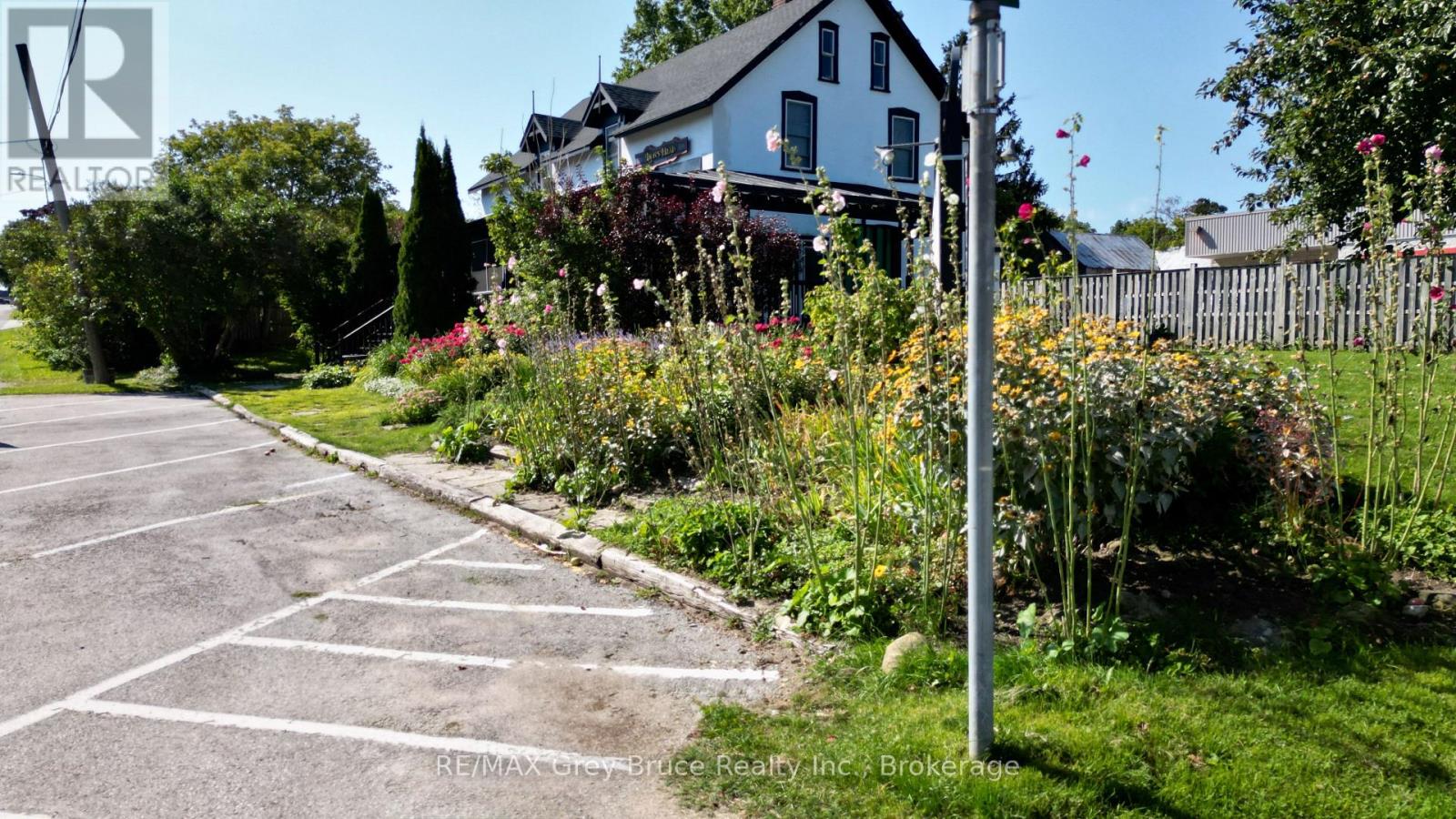 8 Helen Street, Northern Bruce Peninsula, Ontario  N0H 1W0 - Photo 14 - X12378159