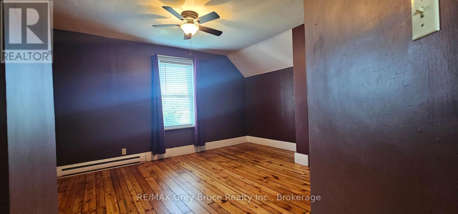 8 Helen Street, Northern Bruce Peninsula, Ontario  N0H 1W0 - Photo 37 - X12378159