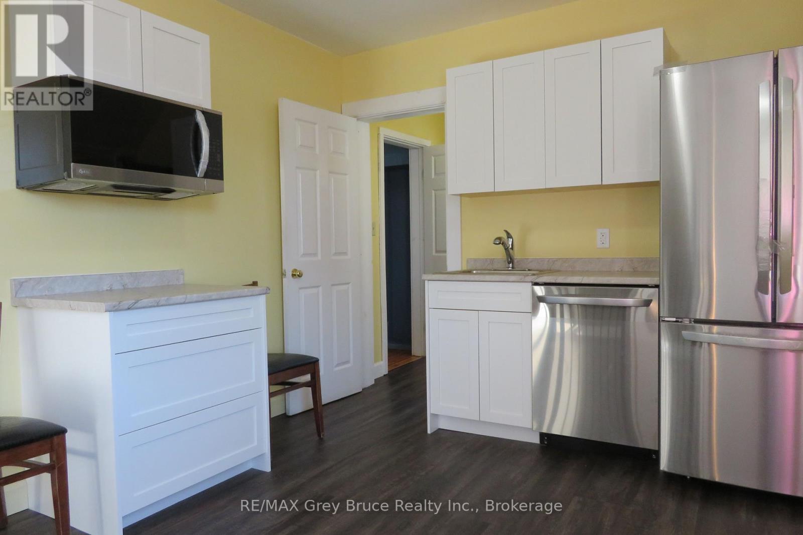 8 Helen Street, Northern Bruce Peninsula, Ontario  N0H 1W0 - Photo 41 - X12378159