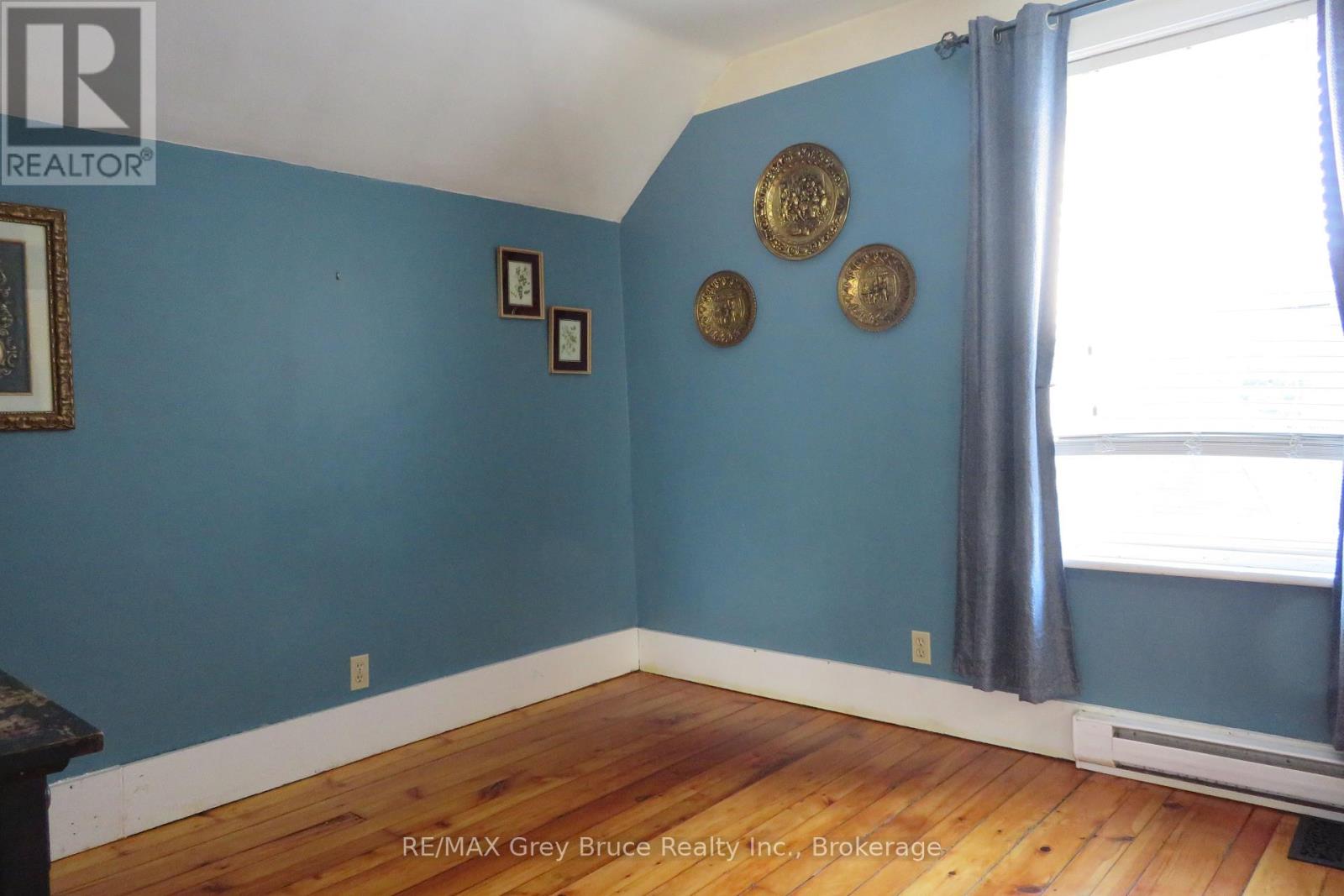 8 Helen Street, Northern Bruce Peninsula, Ontario  N0H 1W0 - Photo 42 - X12378159