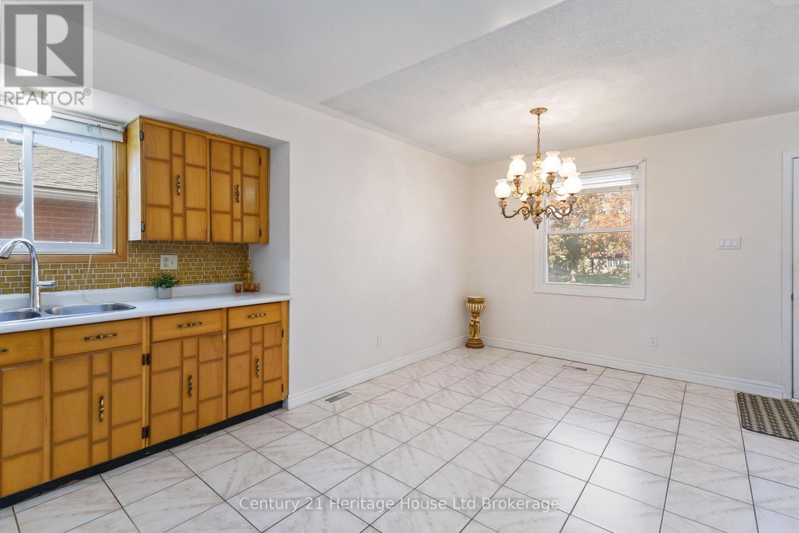 154 Rosamond Crescent, London South, Ontario  N6E 2M9 - Photo 9 - X12560244