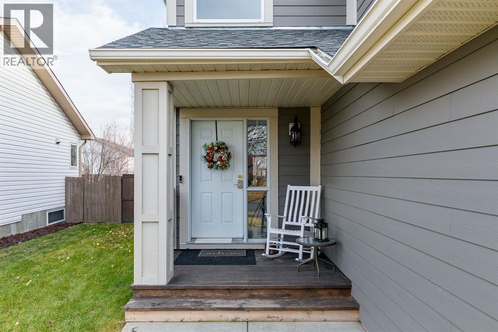 228 Woodhaven Drive, Okotoks, Alberta  T1S 1S7 - Photo 2 - A2270533