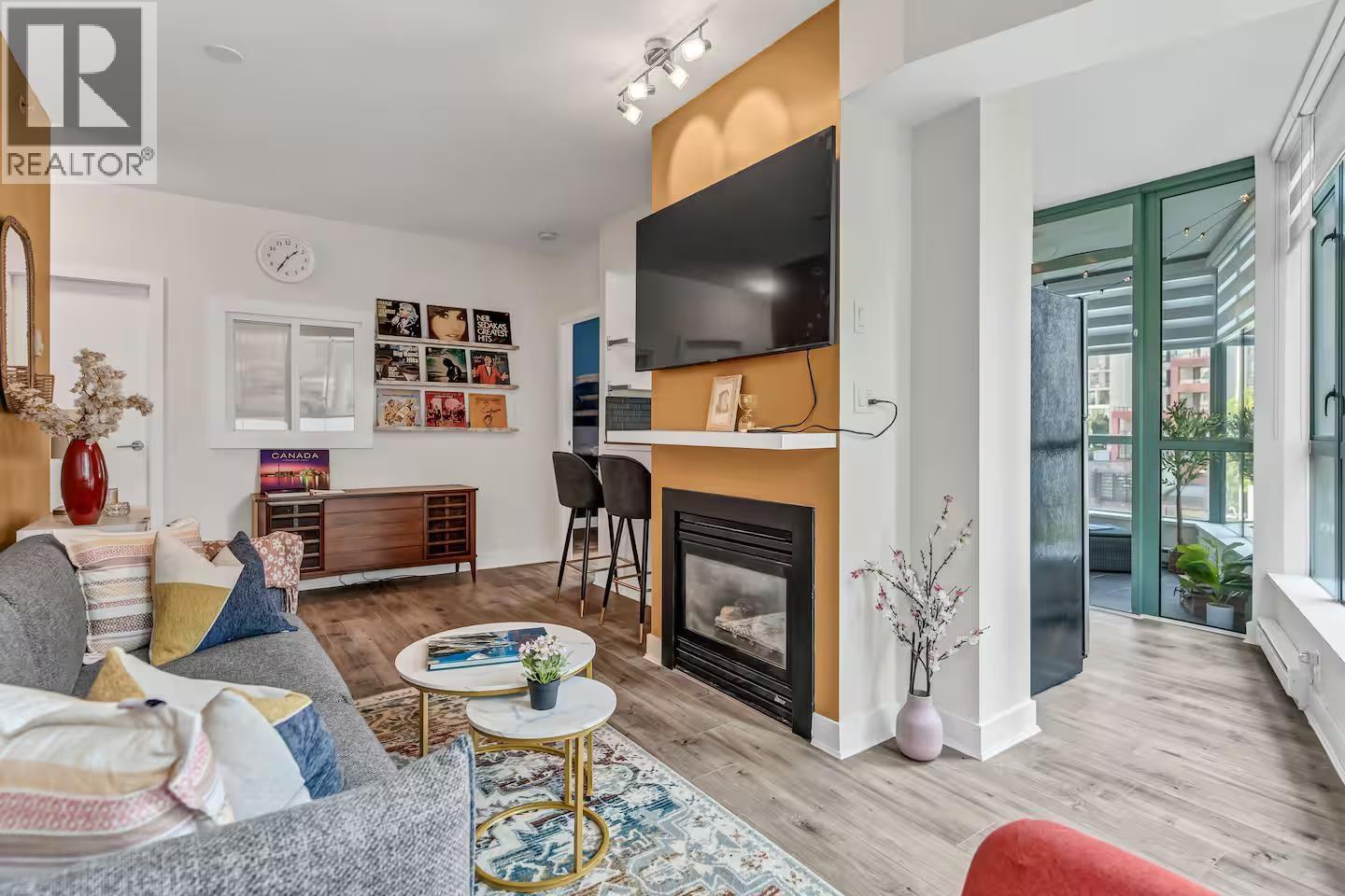 302 1238 Burrard Street, Vancouver, British Columbia  V6Z 3E1 - Photo 1 - R3068026