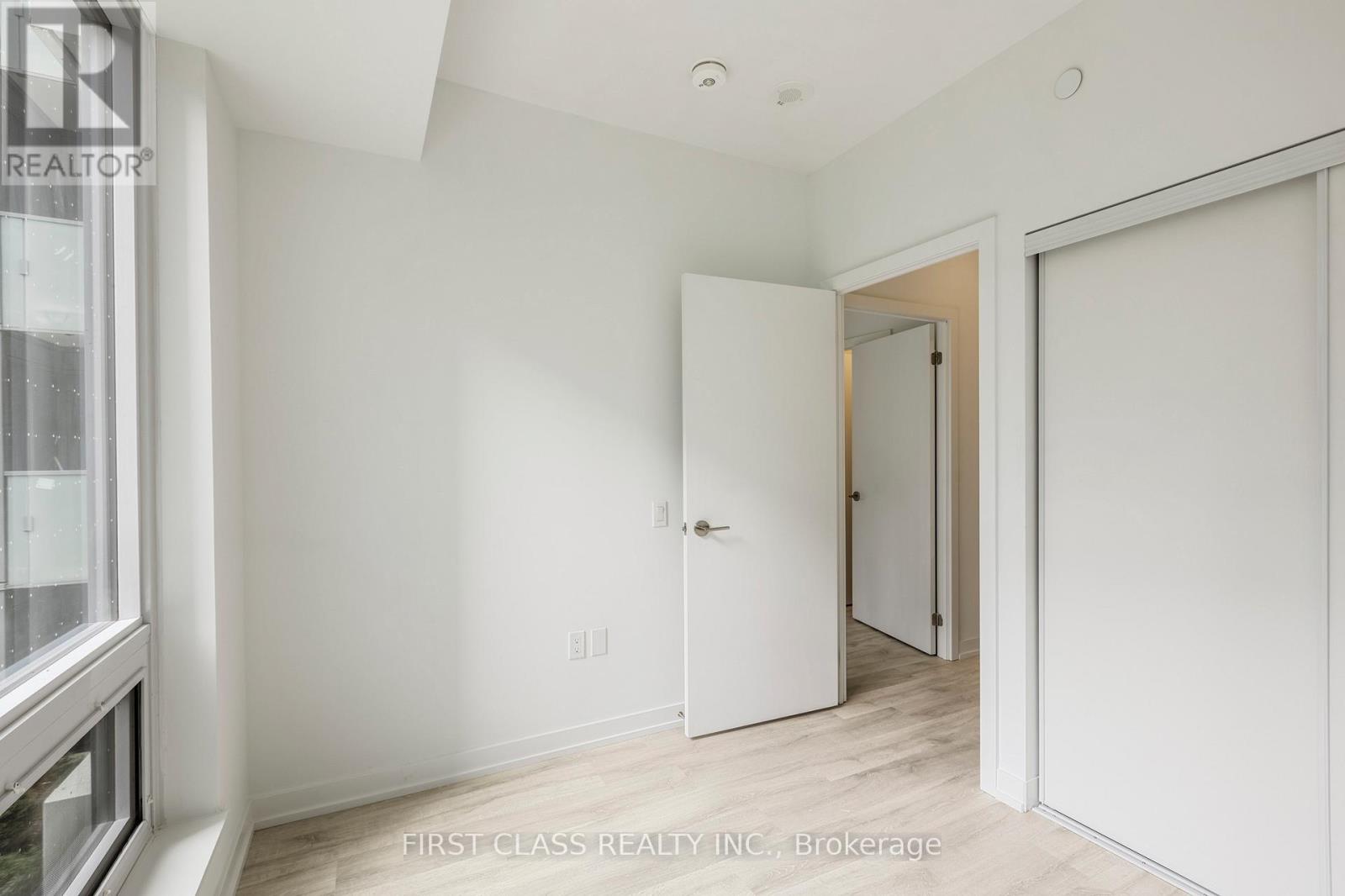 N329 - 7 Golden Lion Heights, Toronto, Ontario  M2M 0B9 - Photo 10 - C12414065