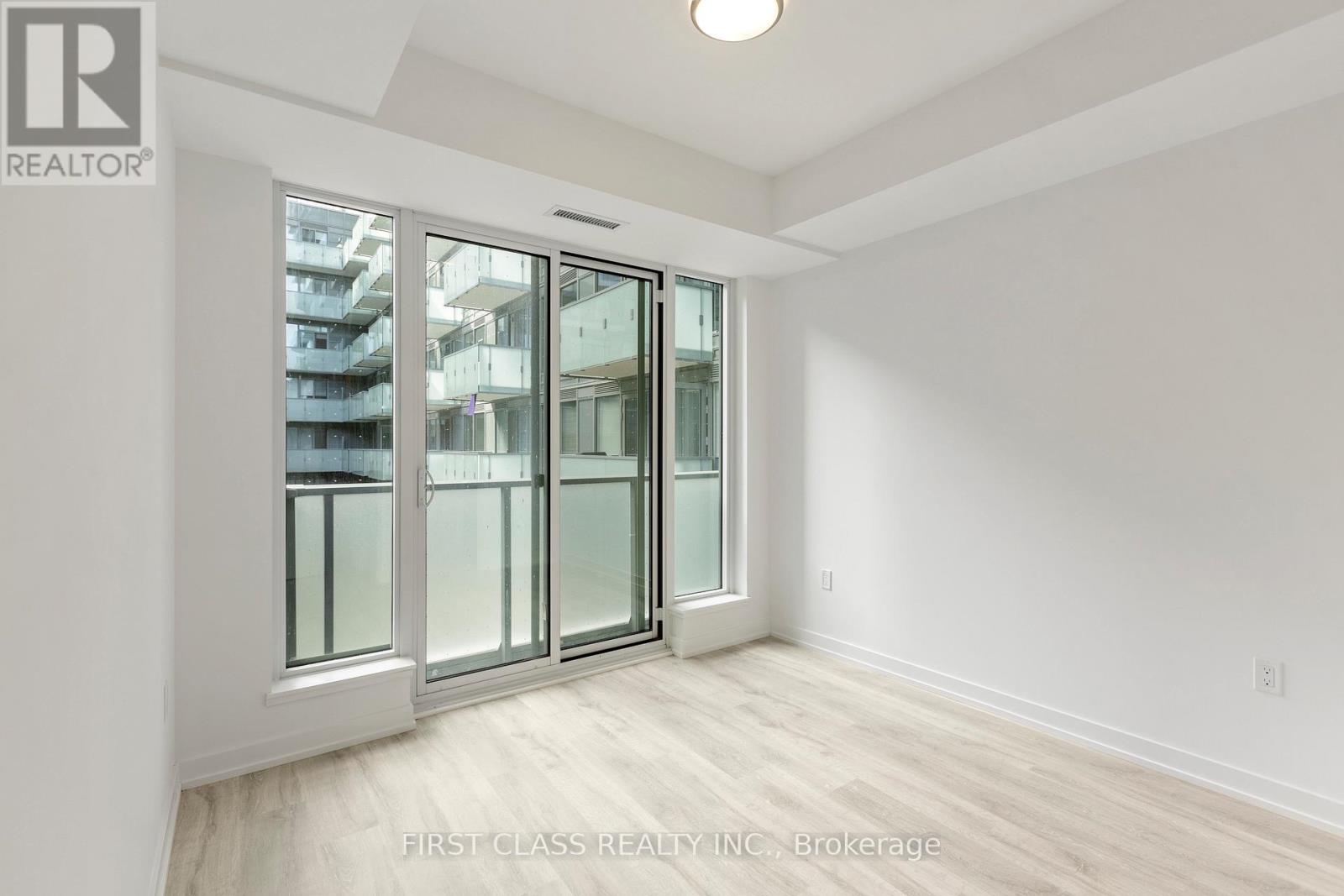 N329 - 7 Golden Lion Heights, Toronto, Ontario  M2M 0B9 - Photo 9 - C12414065