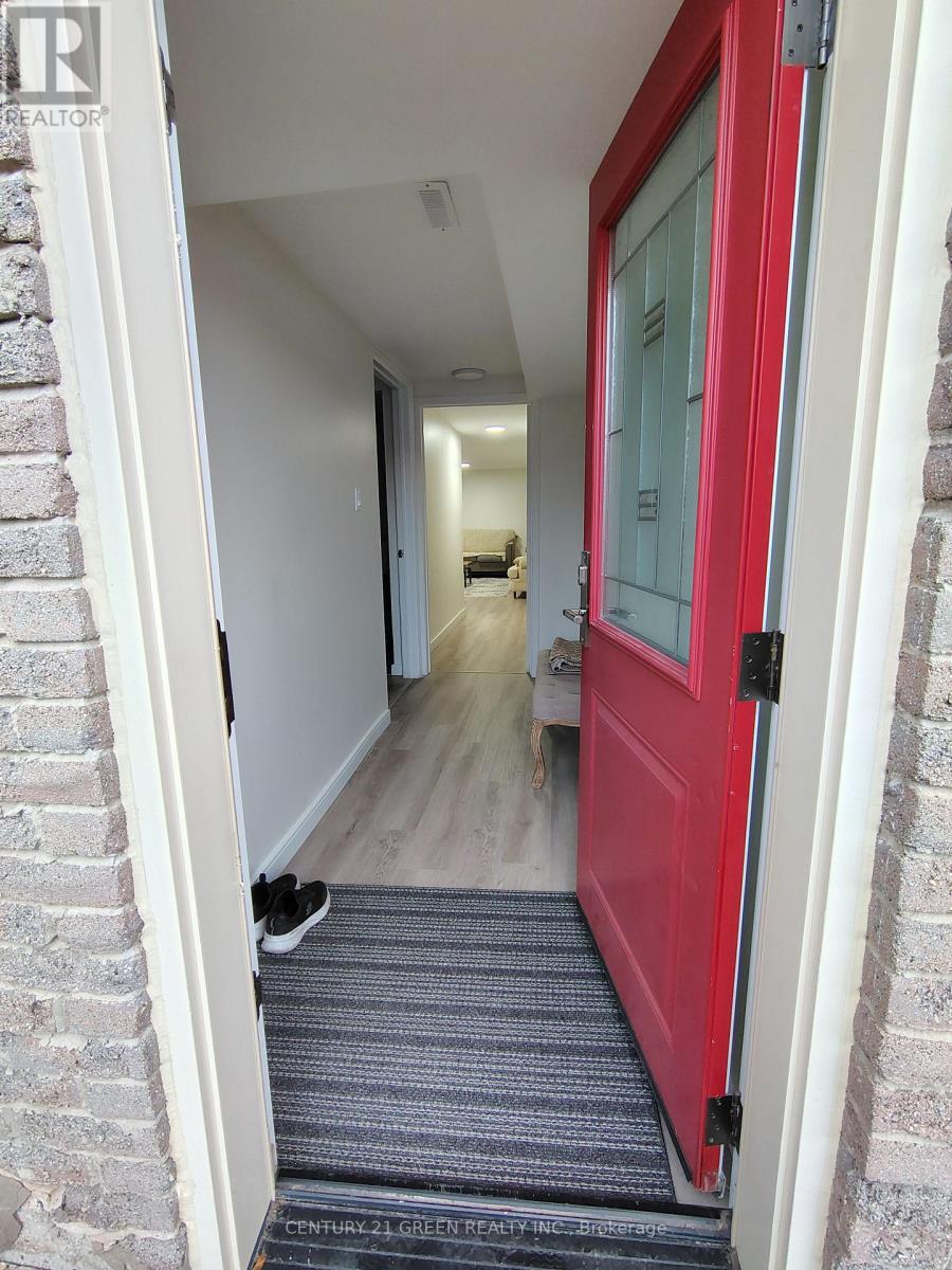 70 Orsett Street, Oakville, Ontario  L6H 2N9 - Photo 3 - W12475272