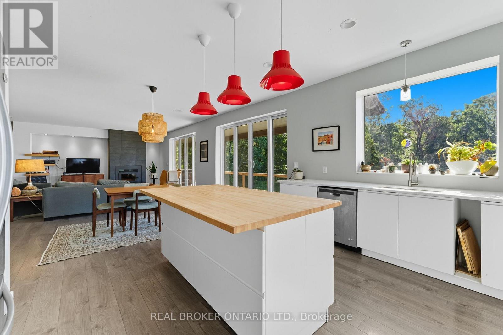 126 Shorties Side Road, Norfolk, Ontario  N4G 4G9 - Photo 10 - X12403509