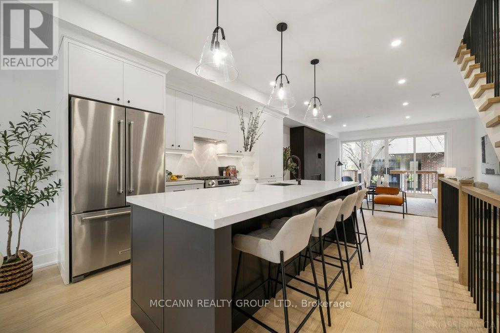 72 Woburn Avenue, Toronto, Ontario  M5M 1K6 - Photo 11 - C12560160