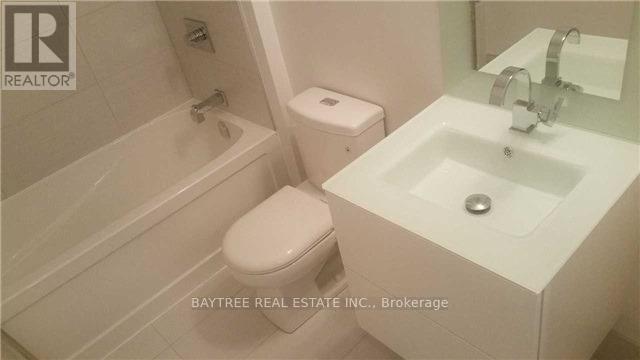 425 - 111 St Clair Avenue W, Toronto, Ontario  M4V 1N5 - Photo 10 - C12560214