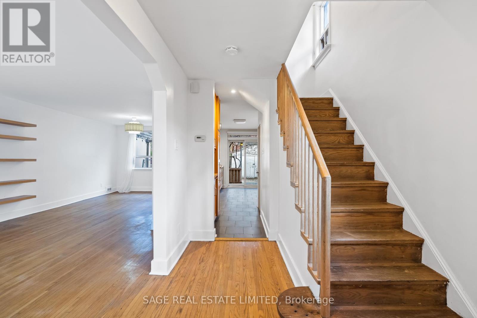 27 Peveril Hill N, Toronto, Ontario  M6C 3A9 - Photo 11 - C12560240