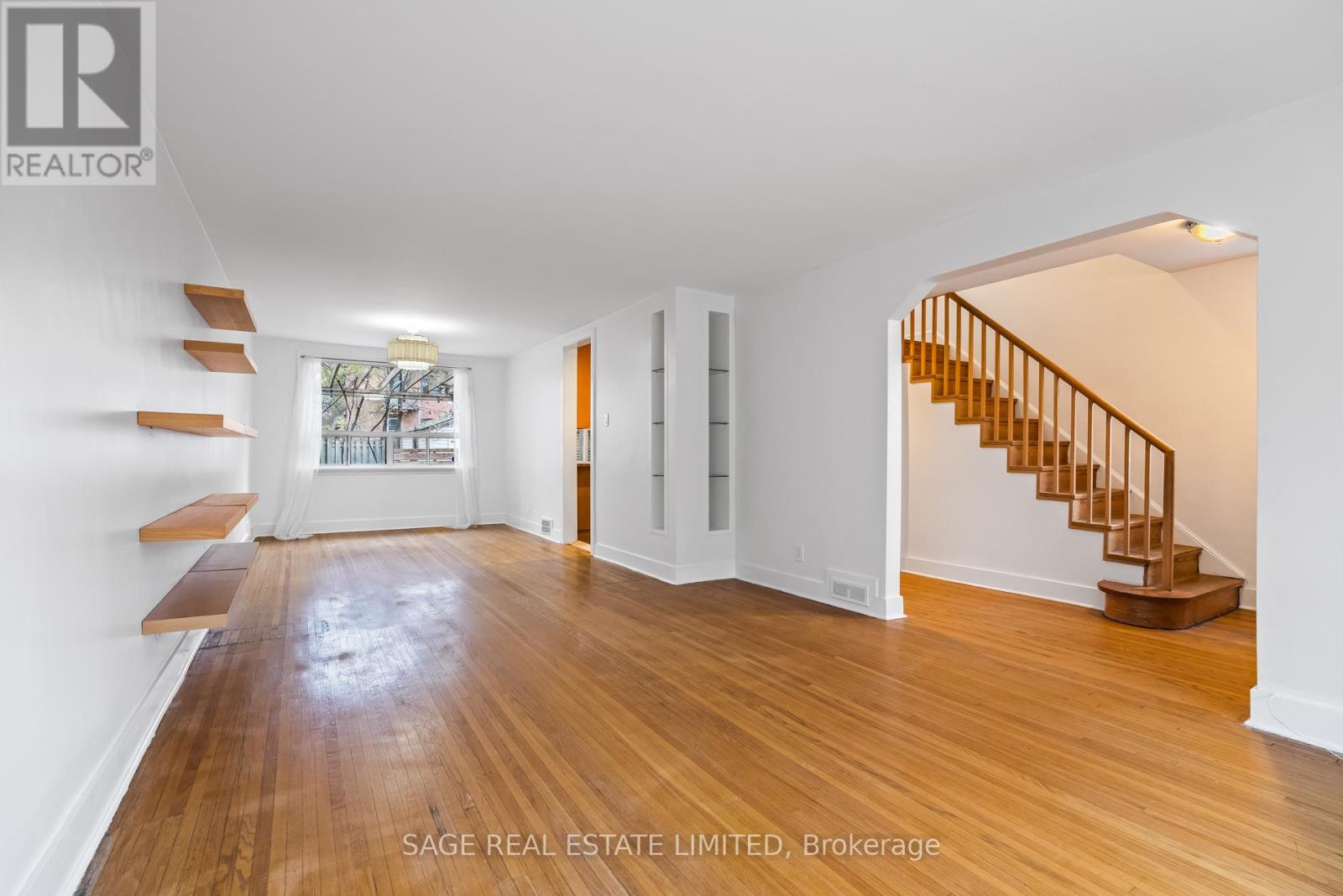 27 Peveril Hill N, Toronto, Ontario  M6C 3A9 - Photo 12 - C12560240