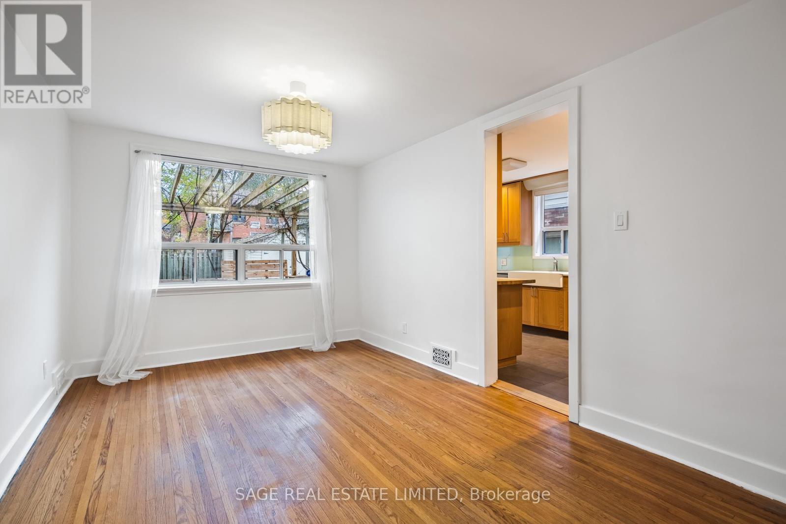 27 Peveril Hill N, Toronto, Ontario  M6C 3A9 - Photo 14 - C12560240