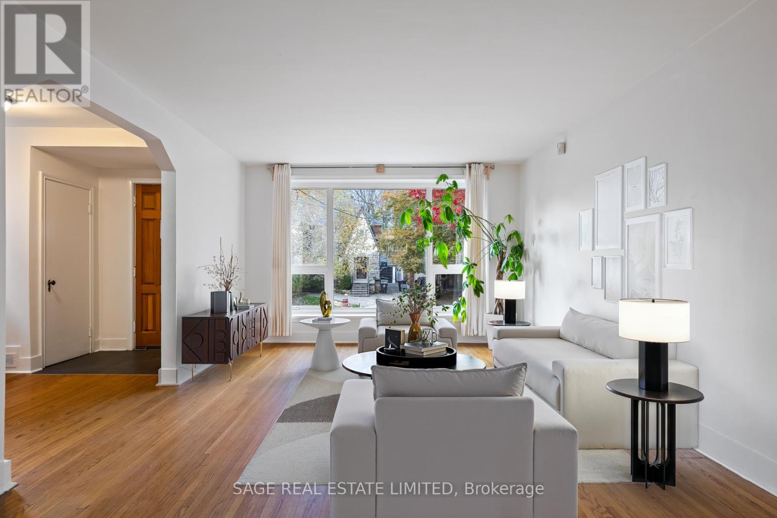 27 Peveril Hill N, Toronto, Ontario  M6C 3A9 - Photo 2 - C12560240