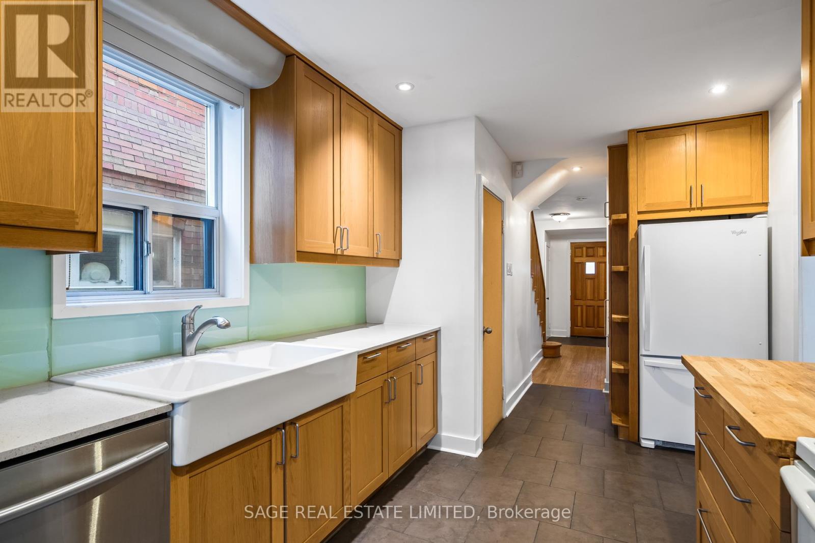 27 Peveril Hill N, Toronto, Ontario  M6C 3A9 - Photo 21 - C12560240