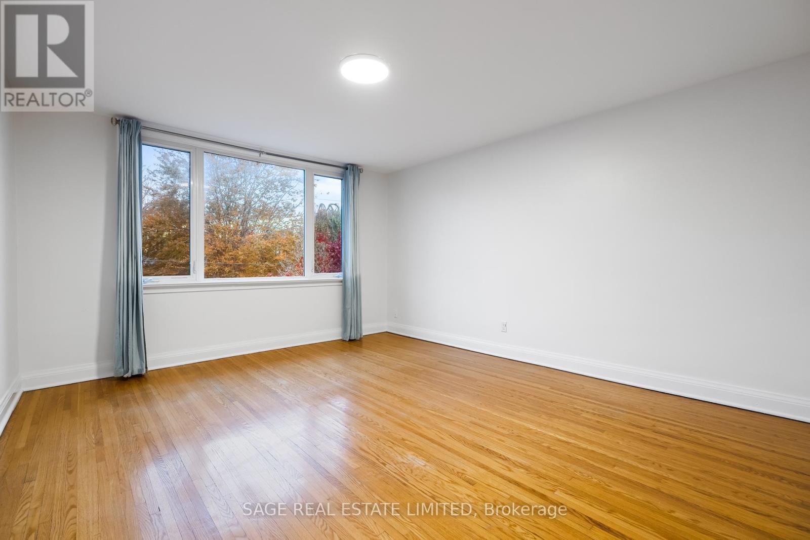 27 Peveril Hill N, Toronto, Ontario  M6C 3A9 - Photo 9 - C12560240