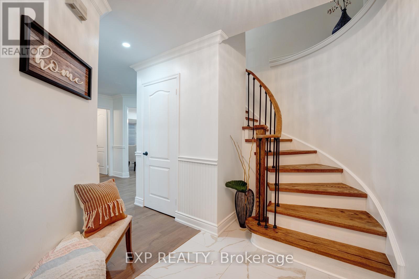 33 Hartrick Place, Whitby, Ontario  L1R 2C2 - Photo 17 - E12560184