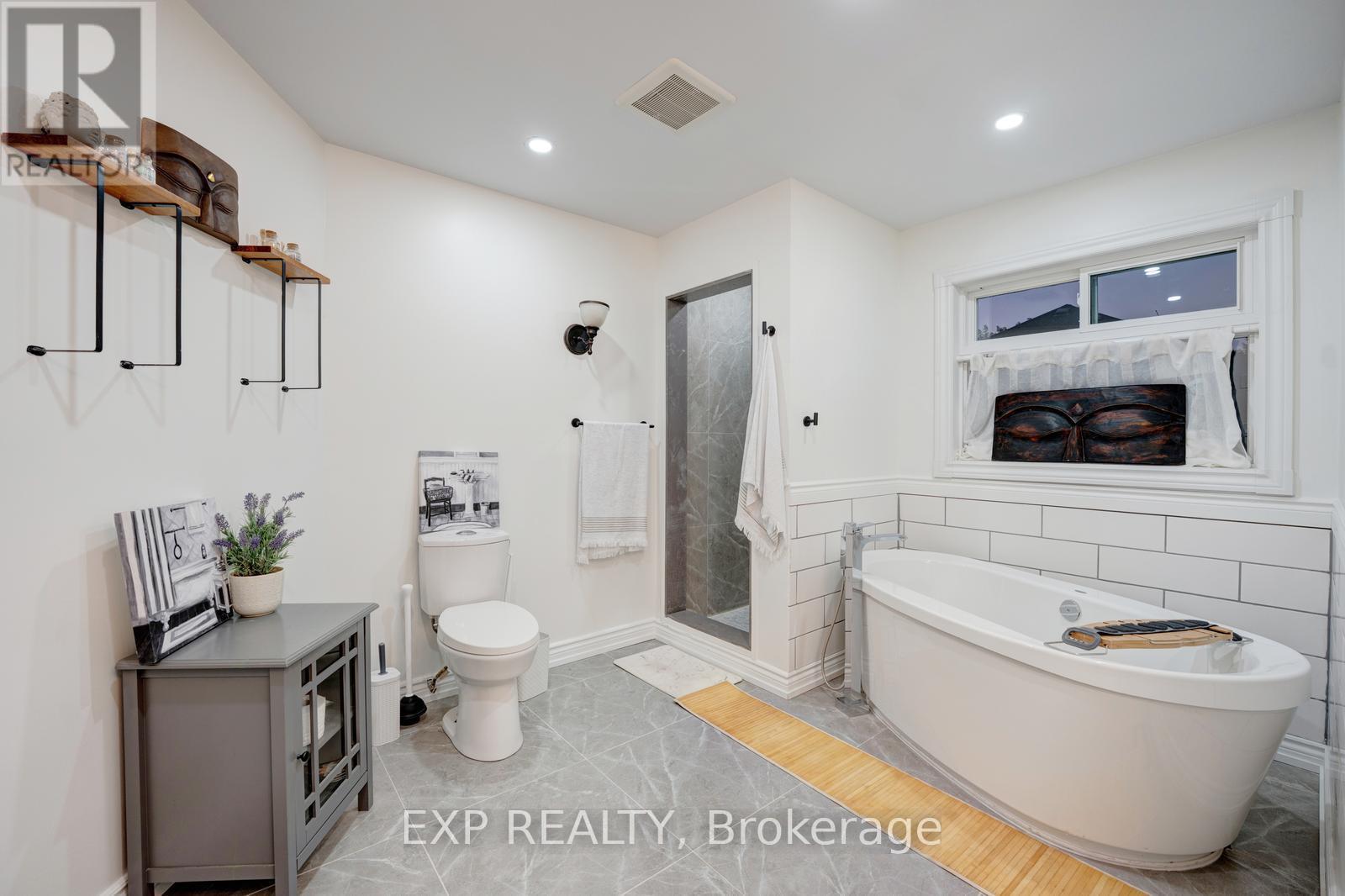 33 Hartrick Place, Whitby, Ontario  L1R 2C2 - Photo 23 - E12560184