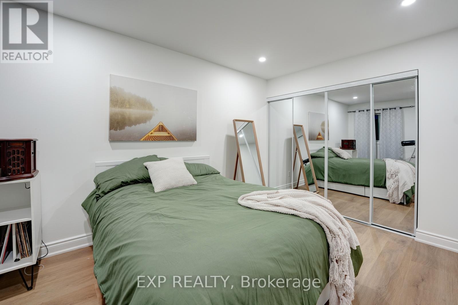 33 Hartrick Place, Whitby, Ontario  L1R 2C2 - Photo 32 - E12560184