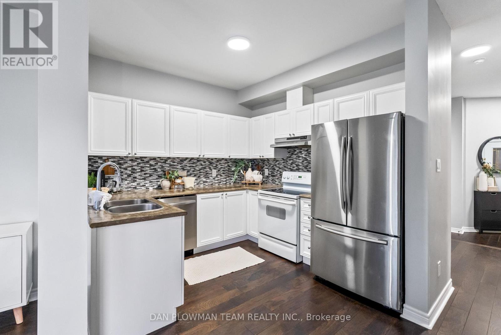 65 Sandford Crescent, Whitby, Ontario  L1R 2S1 - Photo 13 - E12560188