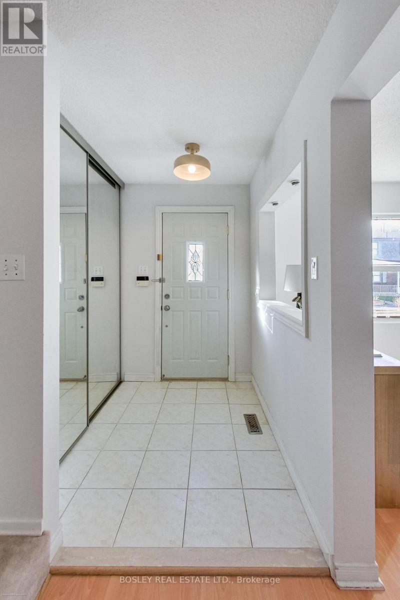 27 - 20 Brimwood Boulevard, Toronto, Ontario  M1V 1B7 - Photo 3 - E12560192