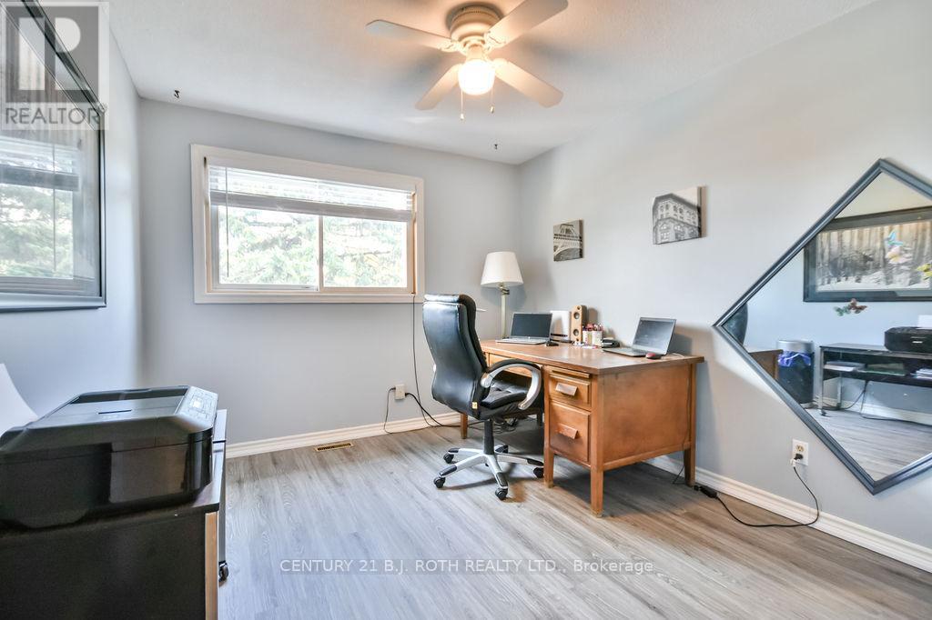 58 Collings Avenue, Bradford West Gwillimbury, Ontario  L3Z 1S3 - Photo 11 - N12560150