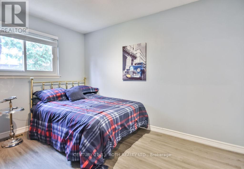 58 Collings Avenue, Bradford West Gwillimbury, Ontario  L3Z 1S3 - Photo 12 - N12560150