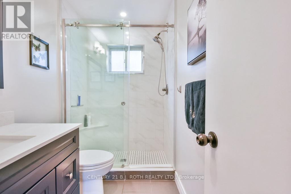 58 Collings Avenue, Bradford West Gwillimbury, Ontario  L3Z 1S3 - Photo 13 - N12560150